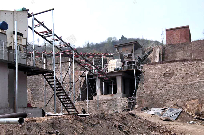 錘破加工現(xiàn)場 錘破加工現(xiàn)場