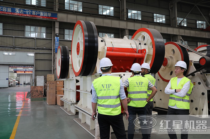 客戶來廠考察制砂生產(chǎn)線設備 客戶來廠考察制砂生產(chǎn)線設備