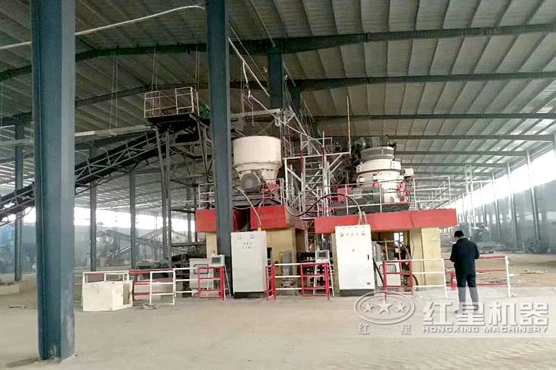 圓錐破碎機(jī)生產(chǎn)石子現(xiàn)場(chǎng) 圓錐破碎機(jī)生產(chǎn)石子現(xiàn)場(chǎng)