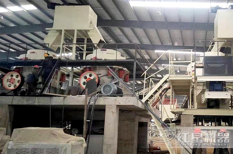 全液壓圓錐破碎機(jī)現(xiàn)場(chǎng) 全液壓圓錐破碎機(jī)現(xiàn)場(chǎng)